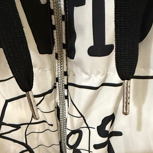 Adika Women’s Graffiti Print Puffer Jacket - White & Black XS - Picture 5 of 14